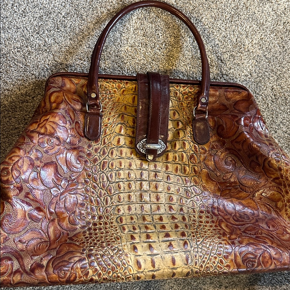 Raviani Texas Tooled Bag - Picture 13 of 17